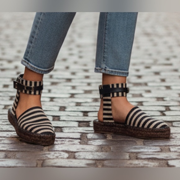 Free People Shoes - Free People Aurora Striped Espadrilles. Size 38.